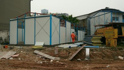 如何加固傾斜頂部活動(dòng)房？